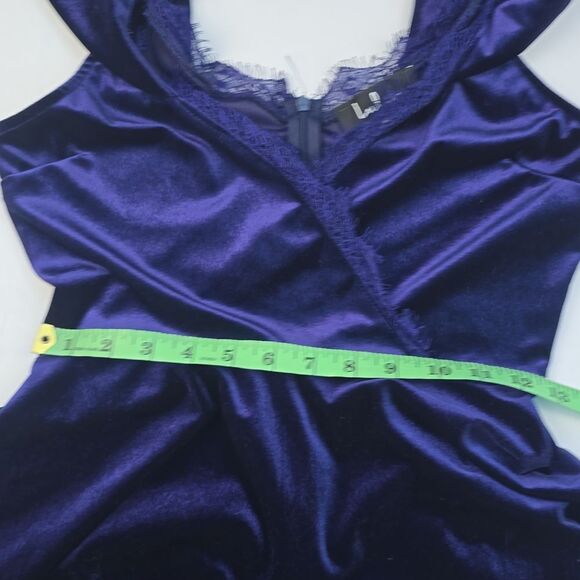 Lulus -793 Navy Cold Shoulder Surplice V-Neck Lace Velvet Mini Dress Size M - Picture 8 of 9